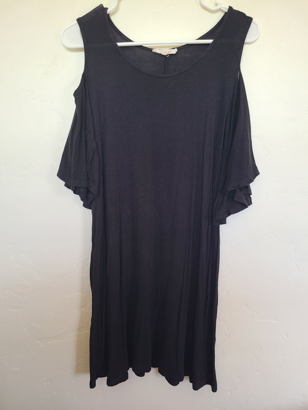 Rolla Coster Black Cold-Shoulder Flutter Sleeve Tunic Size M